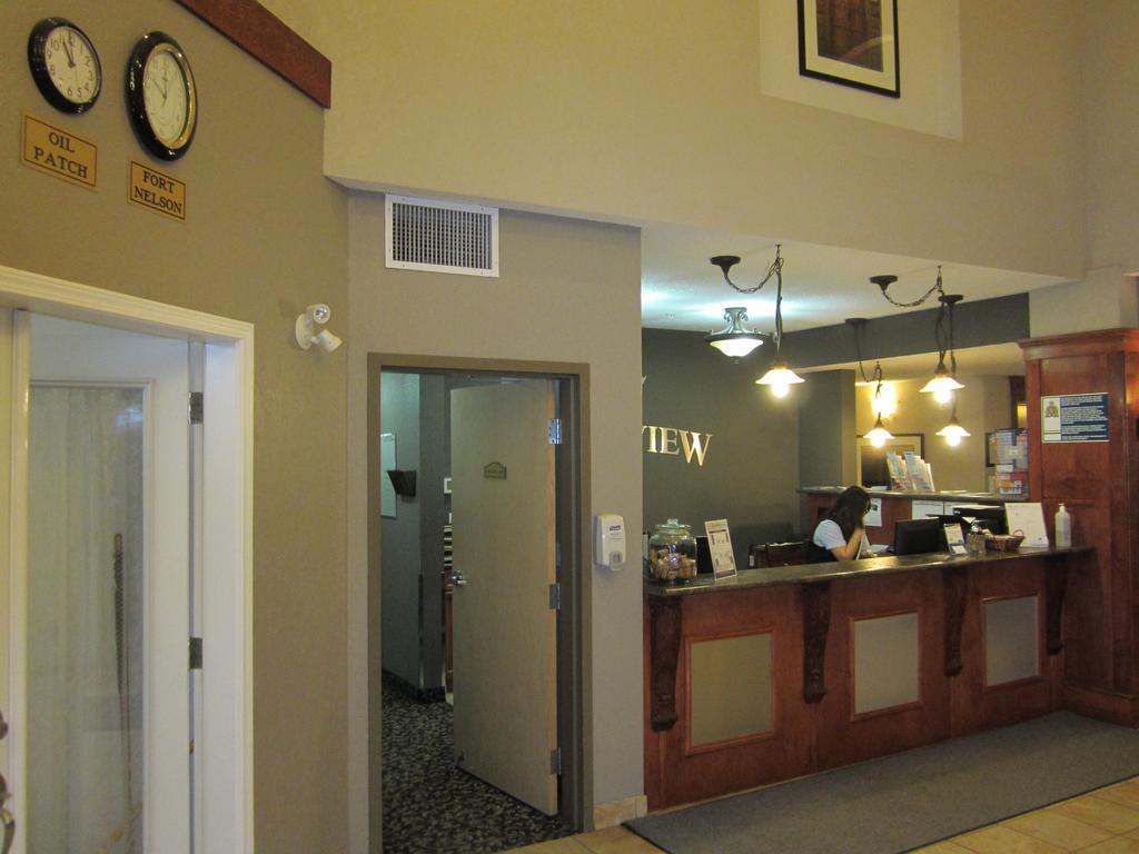 Lakeview Inns & Suites - Fort Nelson Extérieur photo