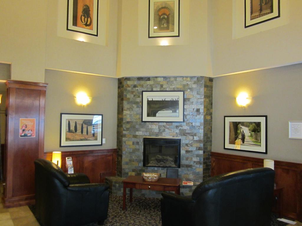 Lakeview Inns & Suites - Fort Nelson Extérieur photo