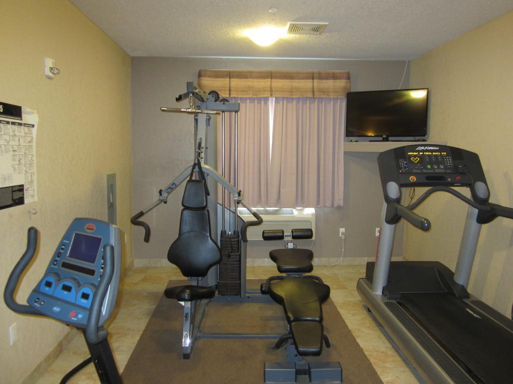 Lakeview Inns & Suites - Fort Nelson Extérieur photo
