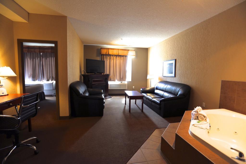 Lakeview Inns & Suites - Fort Nelson Extérieur photo