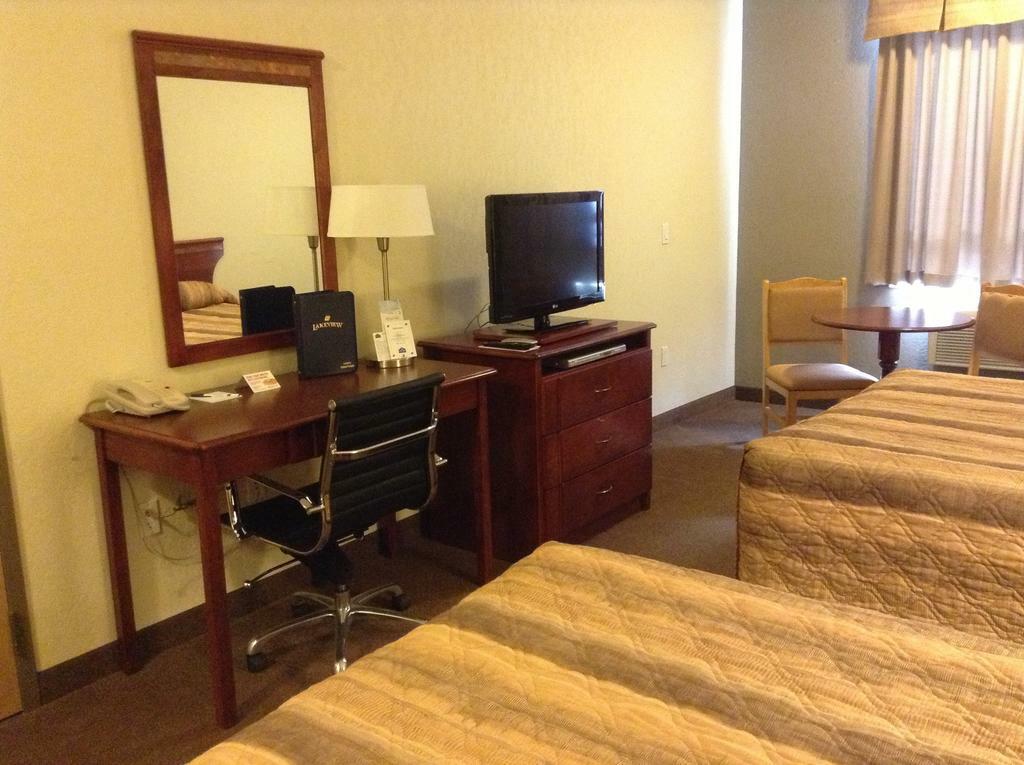 Lakeview Inns & Suites - Fort Nelson Extérieur photo
